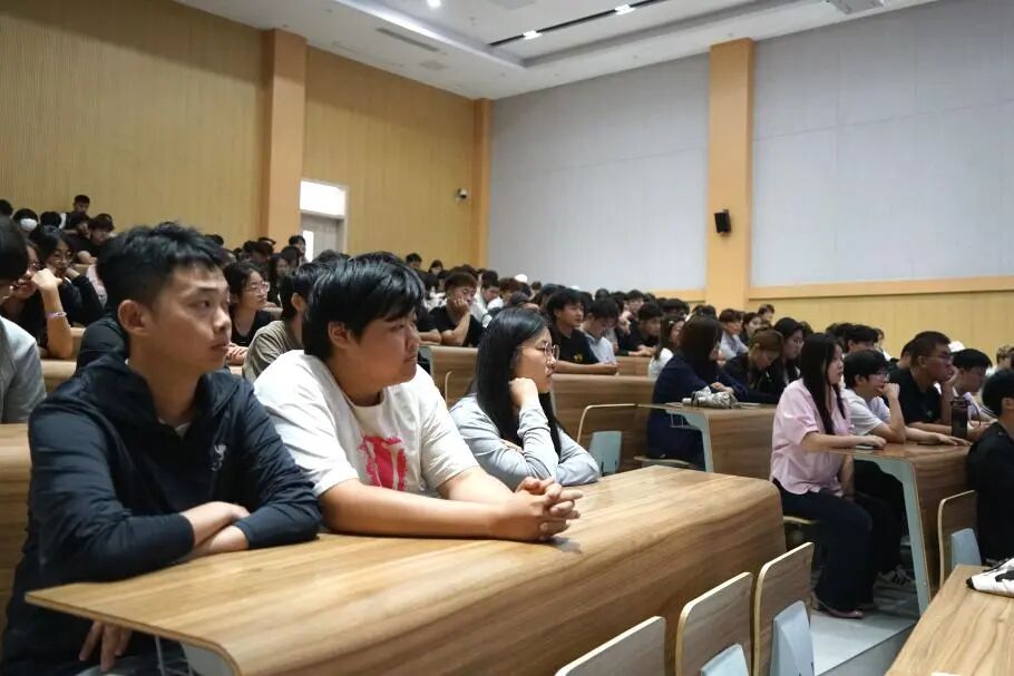 123696澳门论坛新人权益董事长刘