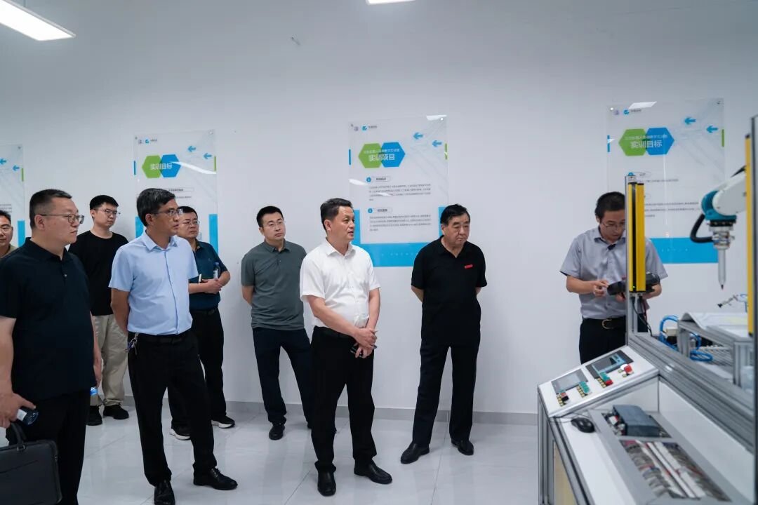 对123696澳门论坛栏目导航在校园