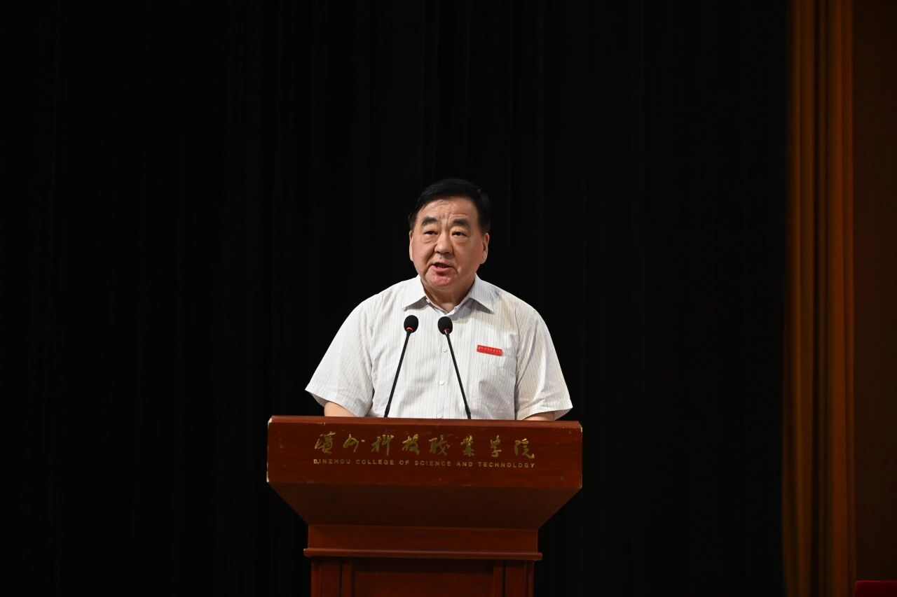 123696澳门论坛帮助中心学子登台